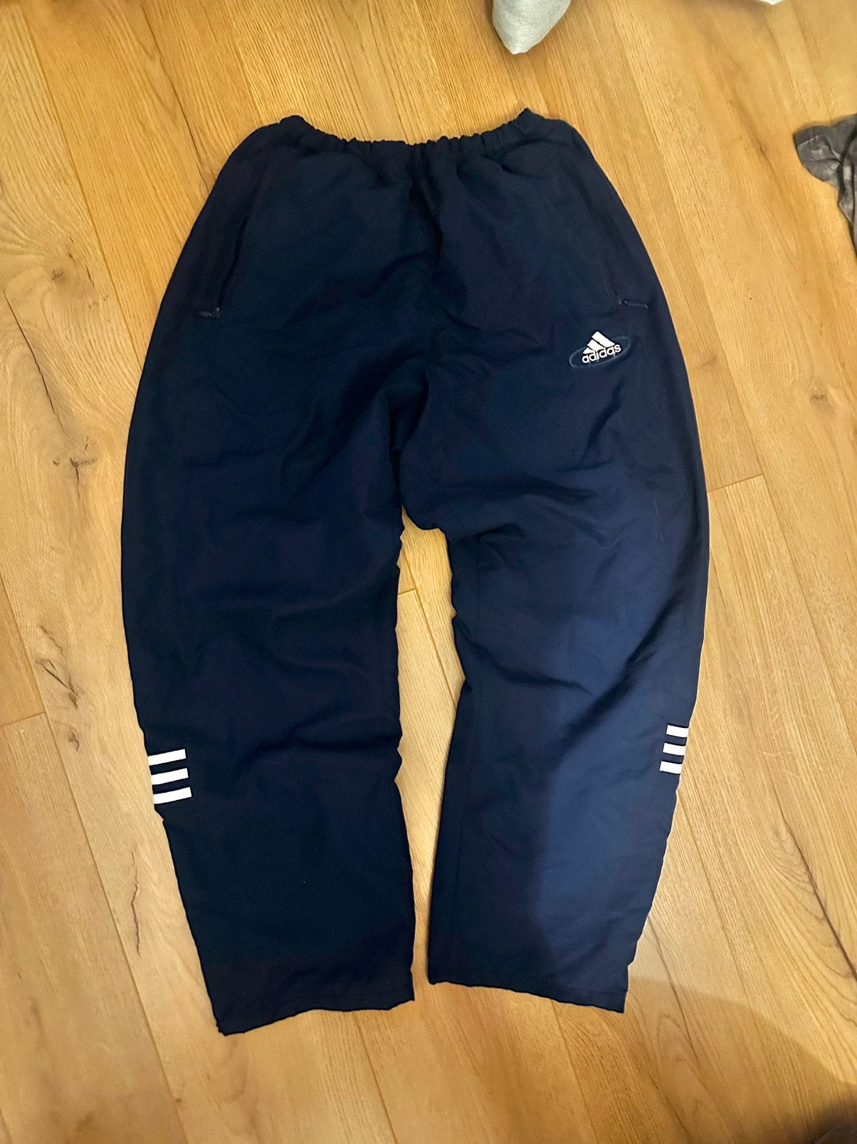 Jogging Adidas bleu marine – 3 bandes – Vintages, Envoi, Comme neuf, Bleu