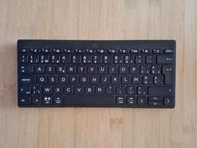 HP bluetooth keyboard, Computers en Software, Multi-device, Azerty, Ophalen of Verzenden, Zo goed als nieuw