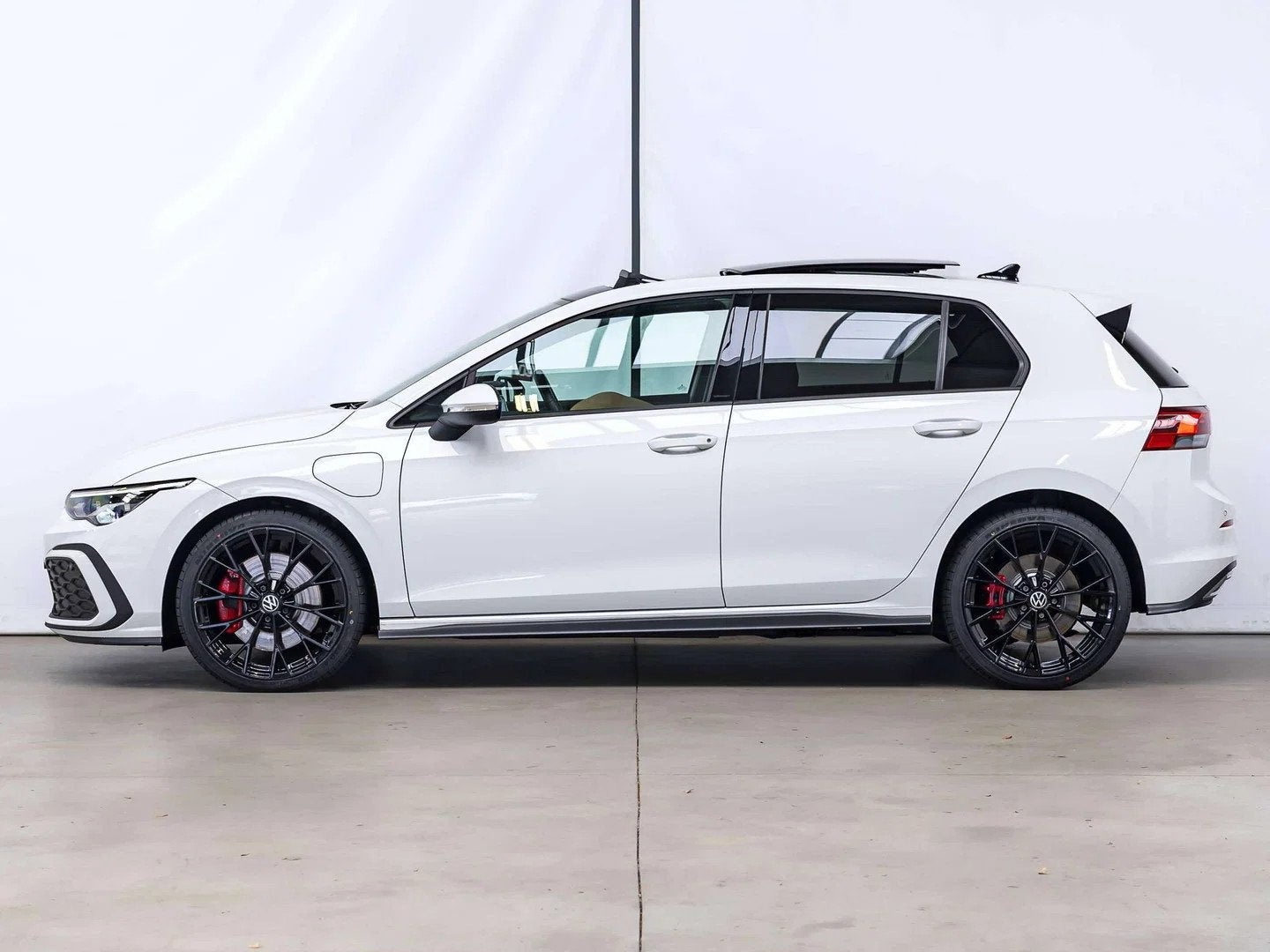 Volkswagen Golf GTE PANO|KEYLESS|STOELVERW.|SFEERVERL.|LA|AC, Auto's, Automaat, Stof, Gebruikt, 4 cilinders