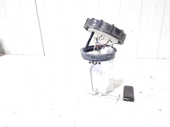 Pompe carburant électrique d'un Volkswagen UP, Autos : Pièces & Accessoires, Systèmes à carburant, Volkswagen, Utilisé, 3 mois de garantie