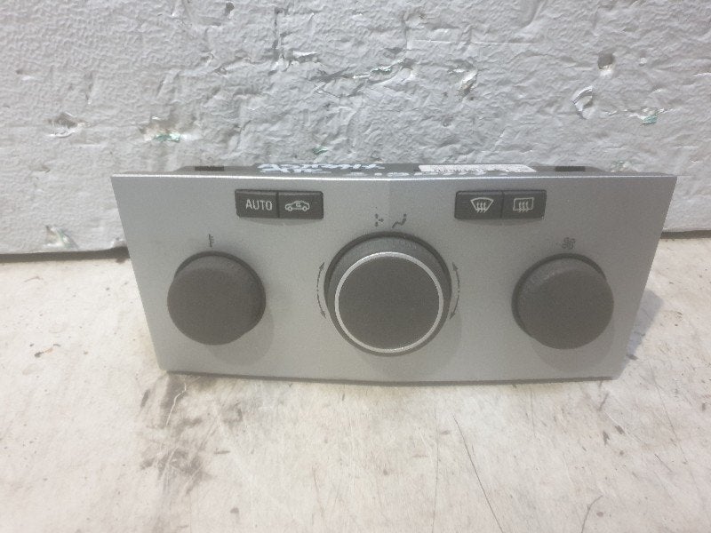 PANNEAU DE COMMANDE CLIMATISATION Opel Astra H GTC (L08), Opel, Opel Automobile GmbH, Utilisé, Kontakt-opel@opel.com