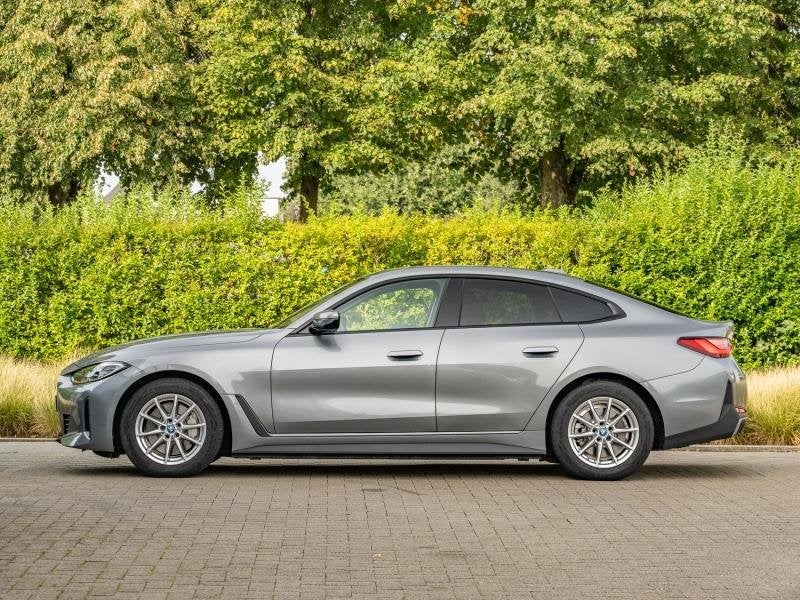 BMW i4 eDrive 35, Auto's, 4 deurs, USB, https://public.car-pass.be/vhr/ad159377-cbad-4ba2-834b-187aa6a12512, Zilver of Grijs