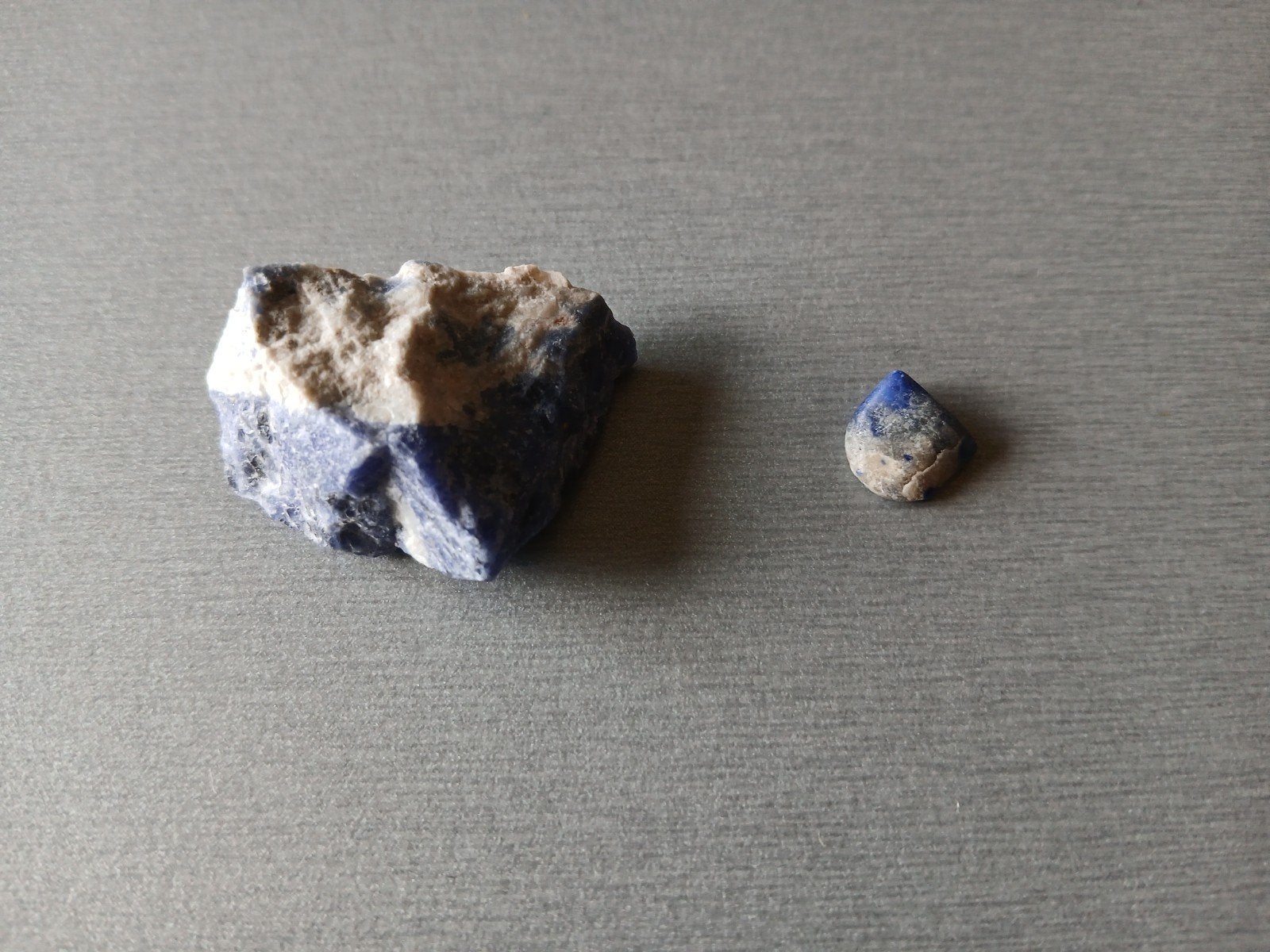 pierres de collection sodalite 3,6cm 11g et 1cm, Collections, Enlèvement ou Envoi, Minéral