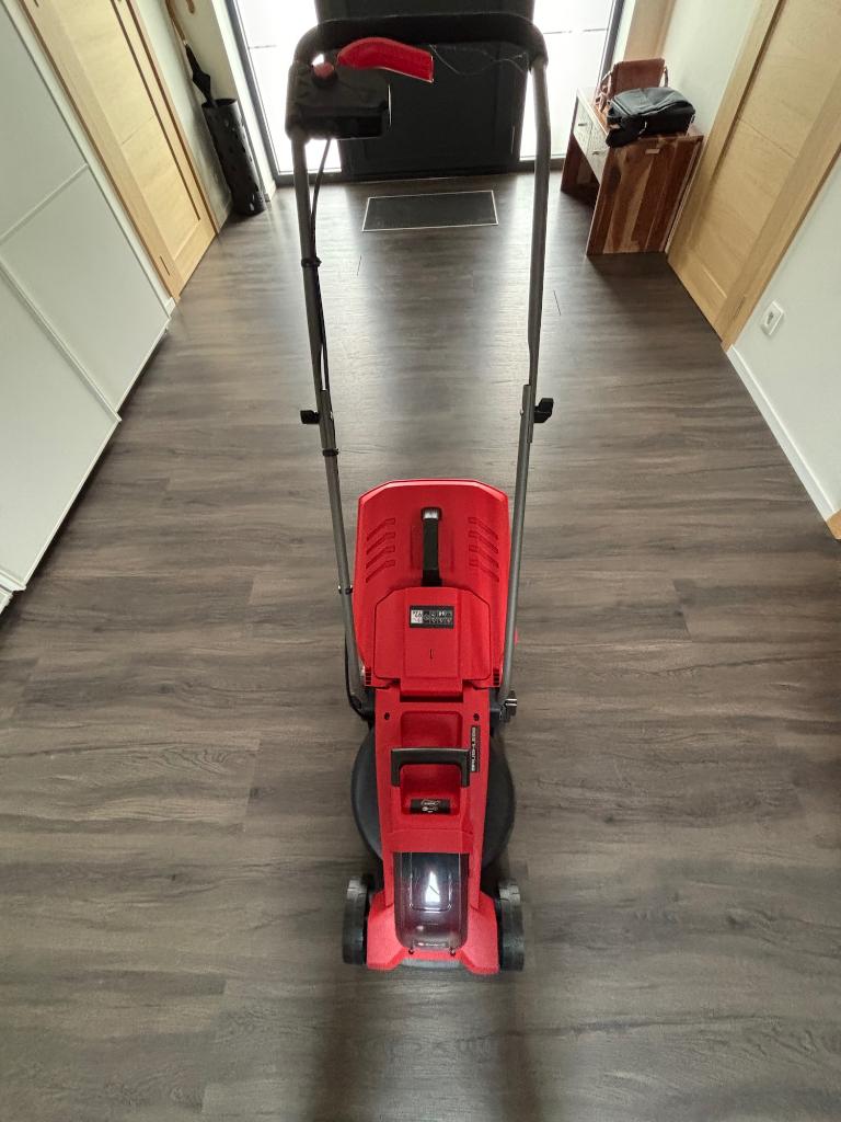 Tondeuse à gazon sans fil Einhell GE-CM 18/32, Jardin & Terrasse, Tondeuses à gazon, Utilisé, Tondeuses à gazon sur batterie, 30 à 39 cm
