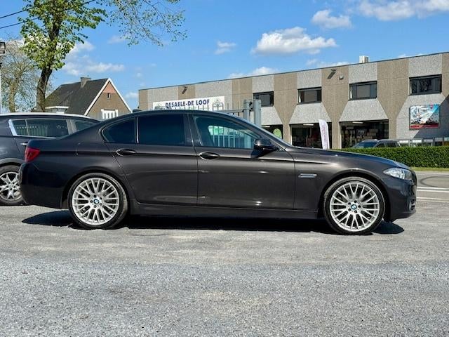 BMW 520d PACK SPORT FACELIFT EURO6B LEDER NAVI 20"ALU HUD, Auto's, 4 deurs, Achterwielaandrijving, 1995 cc, 4 cilinders