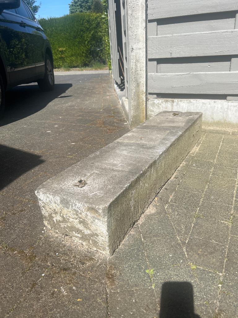 GRATIS Oude arduinen dorpel, Doe-het-zelf en Bouw, Plinten en Afwerking, Ophalen, Overige materialen, Gebruikt, 100 tot 150 cm