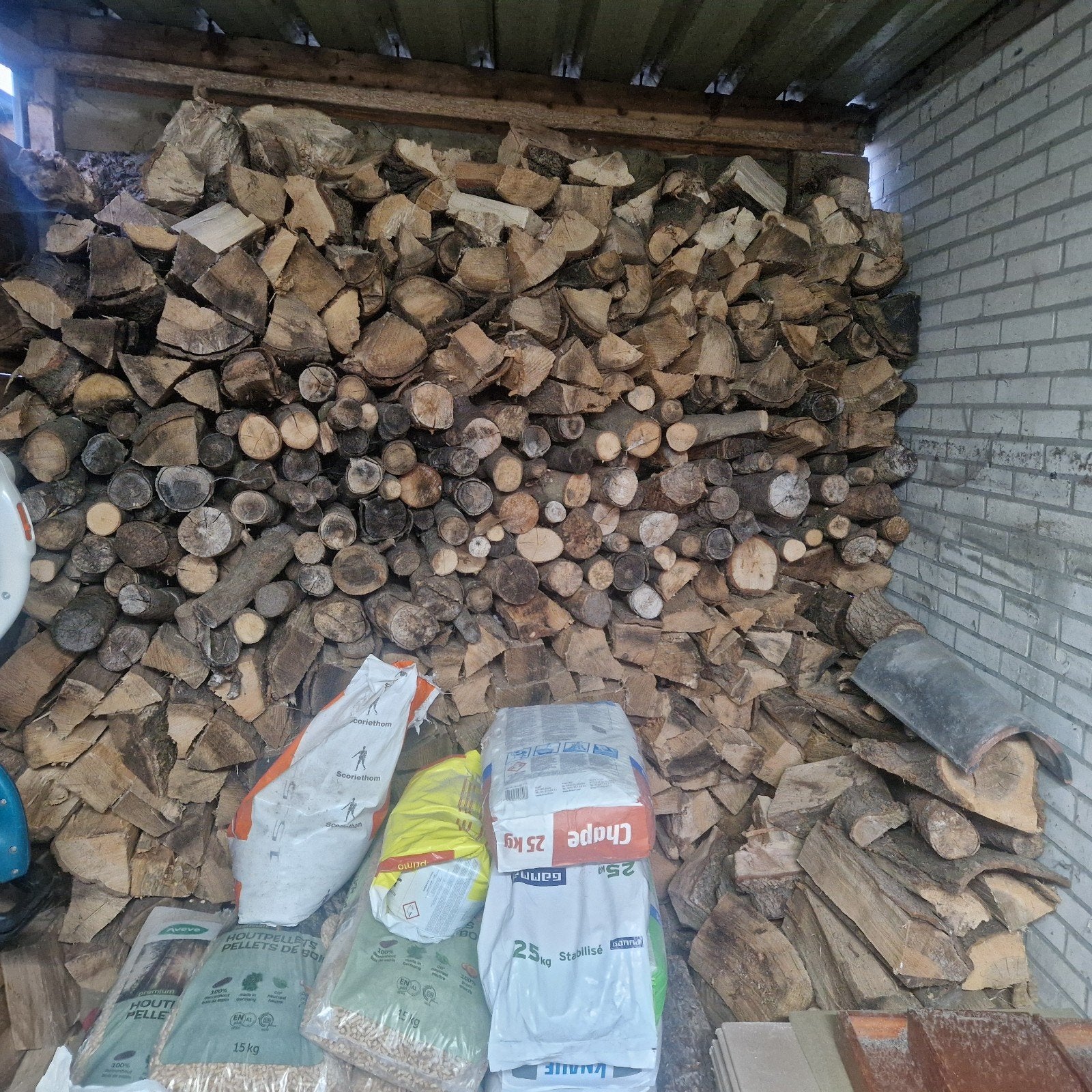 1,5 kuub gemengd droog hout, Enlèvement