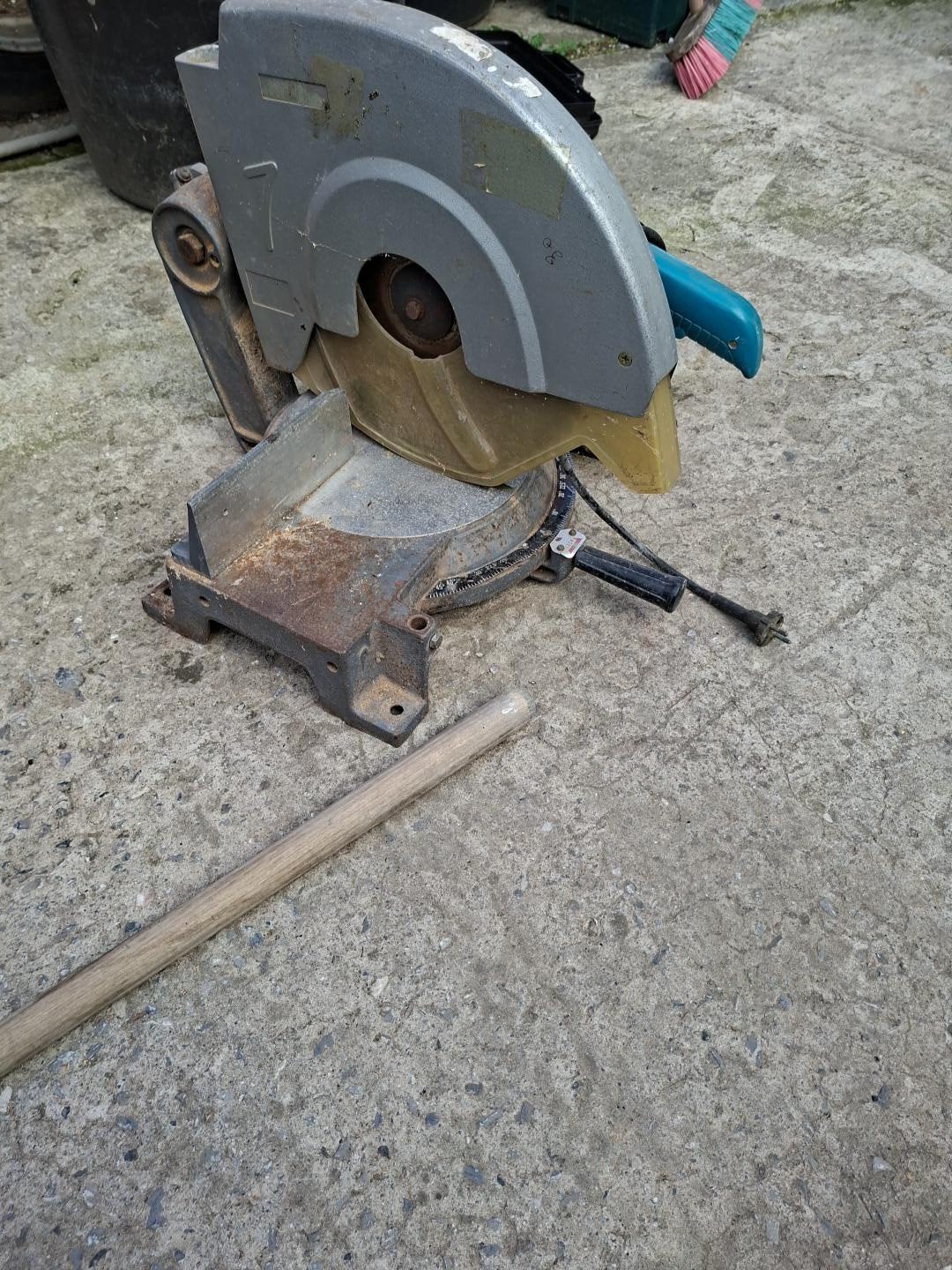 Makita LS1400 grosse scie à onglet de 355 mm, Bricolage & Construction, Outillage | Scies mécaniques, Enlèvement, Scie à onglet