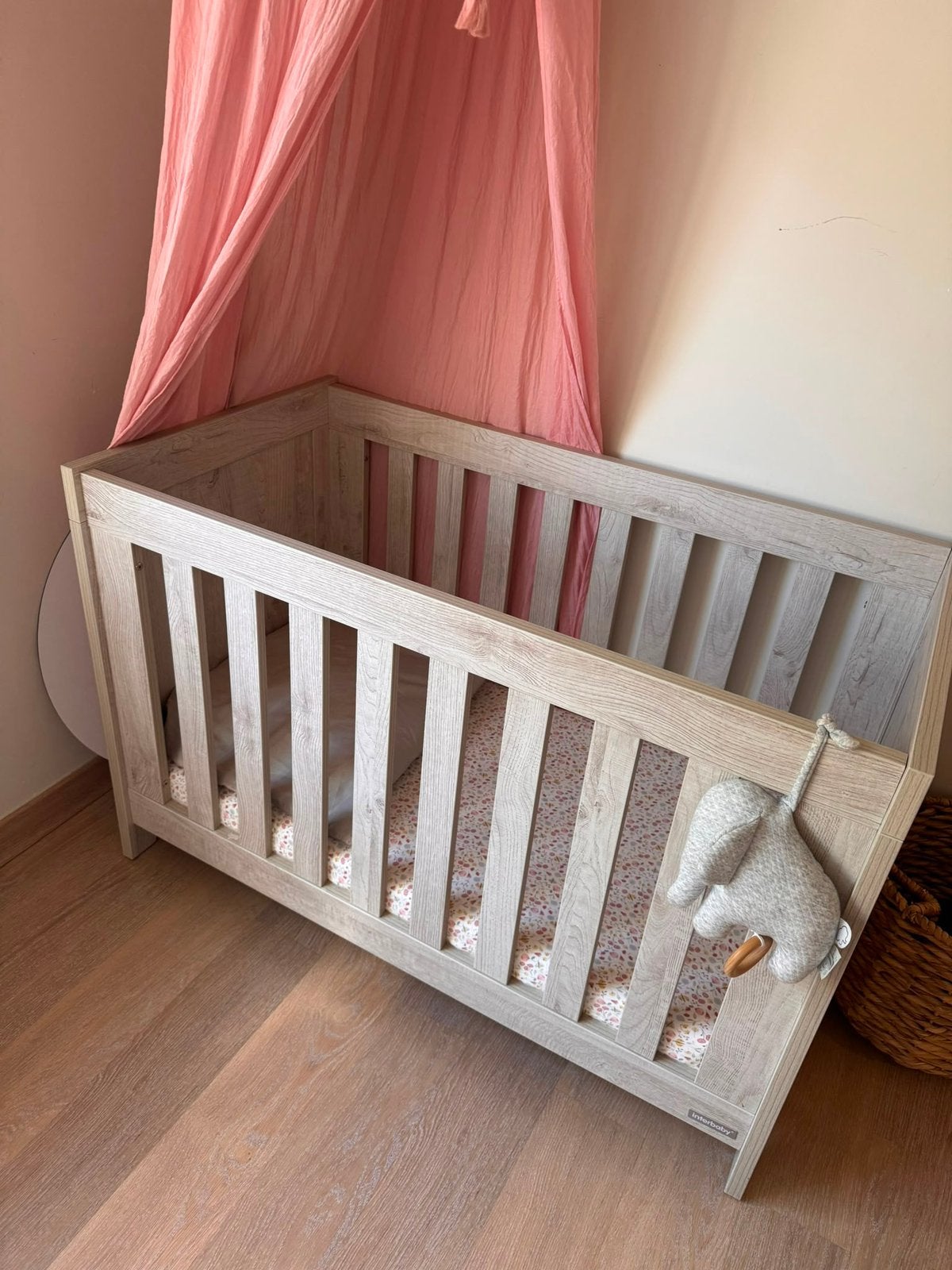 Licht grijze kinderkamer bed, 2 kasten en verschoningstafel, Kinderen en Baby's, Kinderkamer | Complete kinderkamers, Ophalen