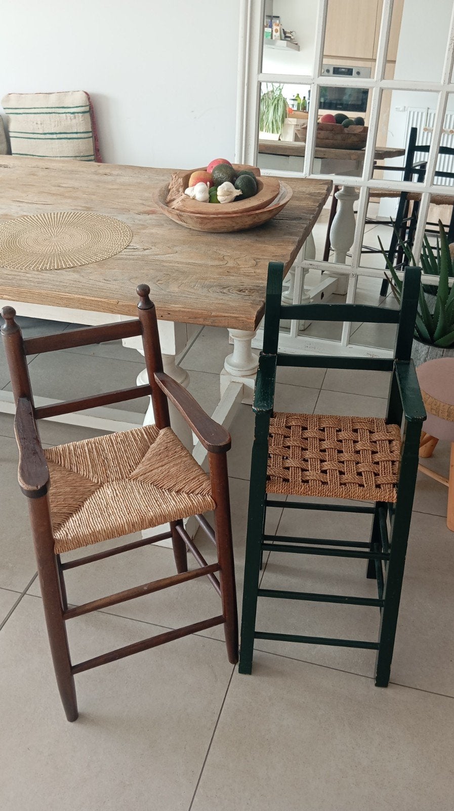 2 kinderstoelen, Ophalen