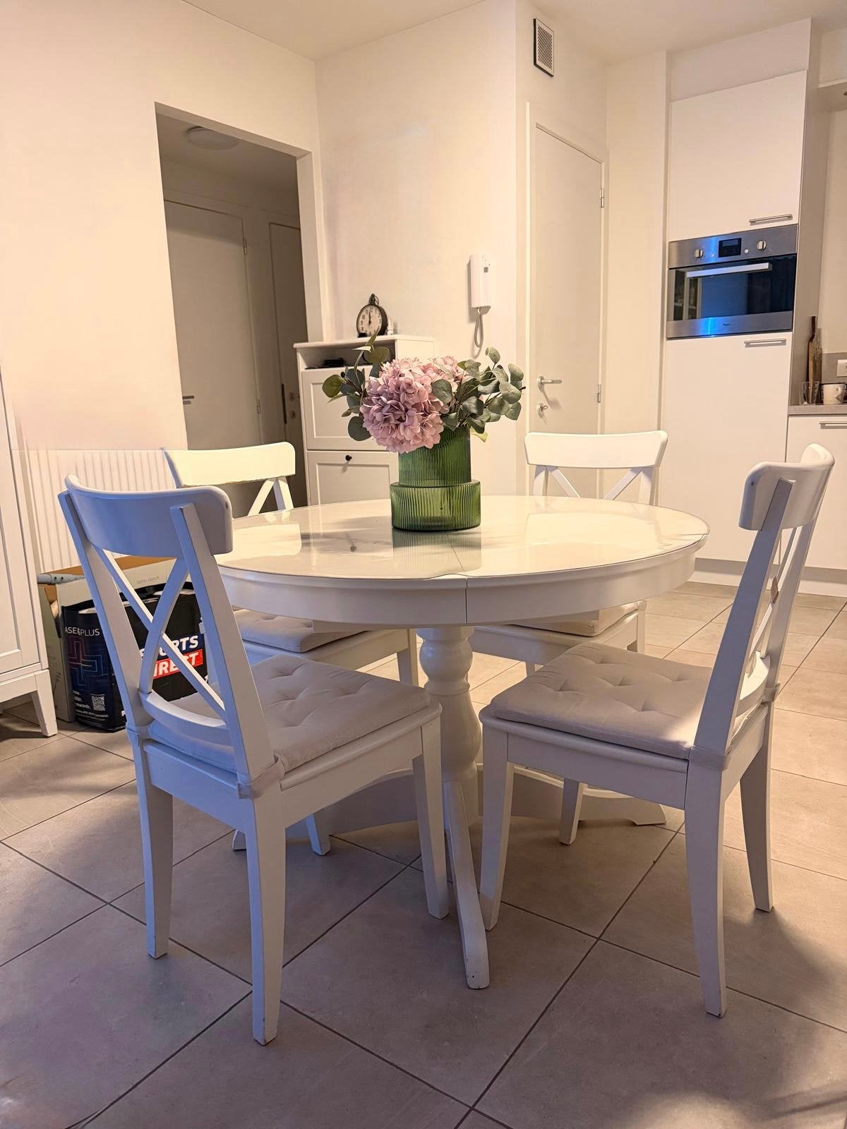 Table Ikea avec chaises, Maison & Meubles, Enlèvement, Comme neuf