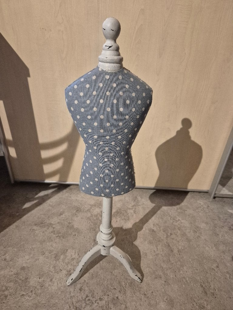kleine paspop 67 cm, Hobby en Vrije tijd, Ophalen, Paspop