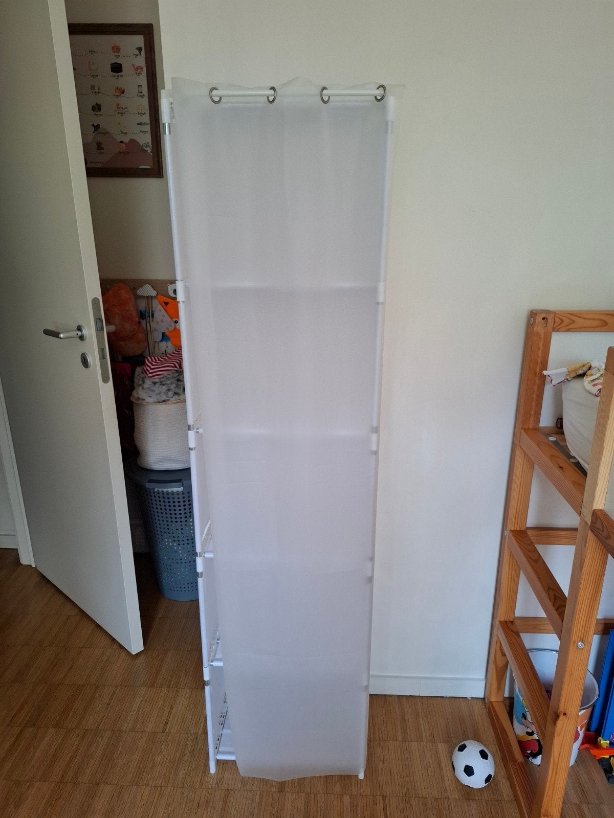 Étagère de rangement avec rideau - très pratique, Enlèvement
