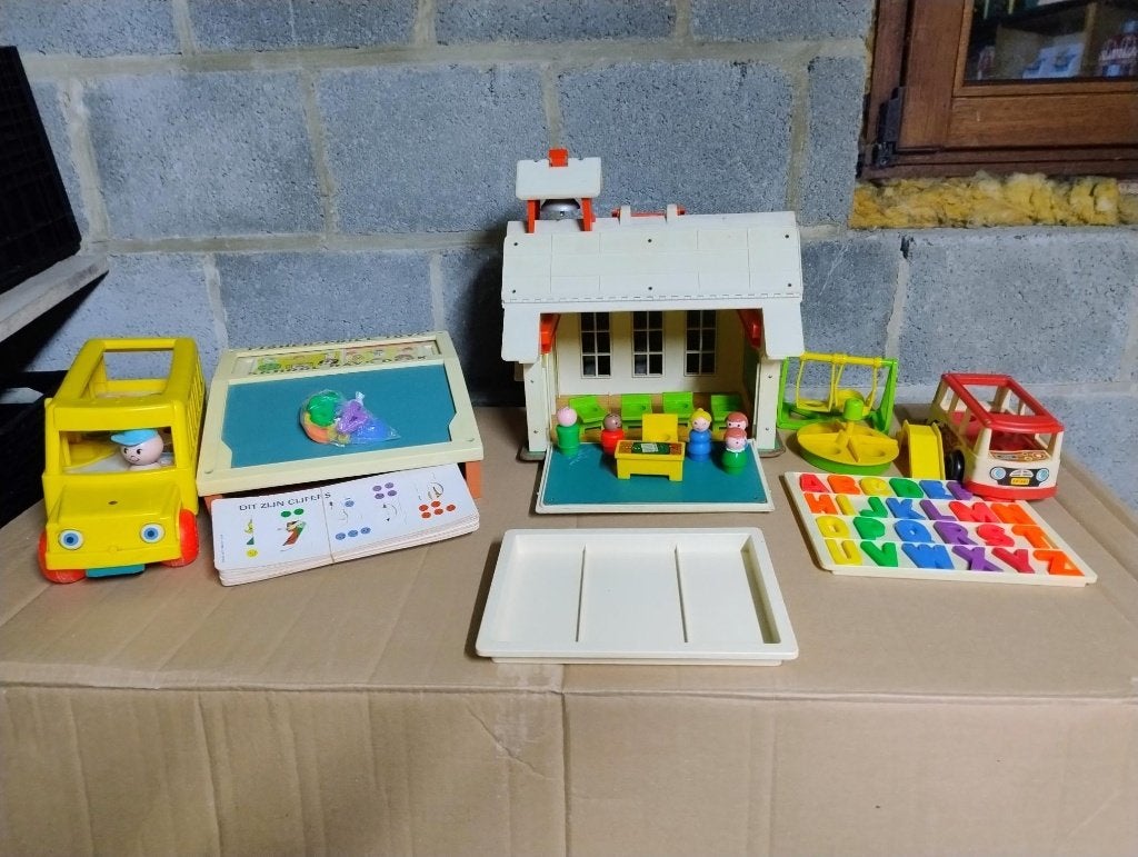 Fisher Price Vintage schooltje met héél véél gerief erbij, Ophalen of Verzenden, Gebruikt, Met geluid