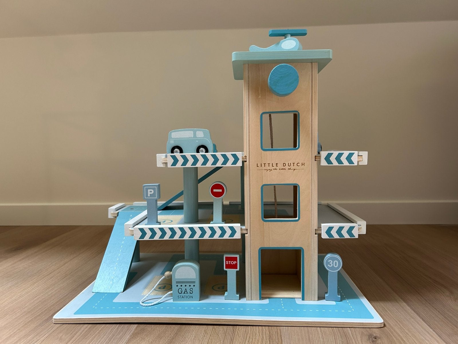 Little Dutch houten parkeergarage, Kinderen en Baby's, Speelgoed | Houten speelgoed, Zo goed als nieuw, Ophalen