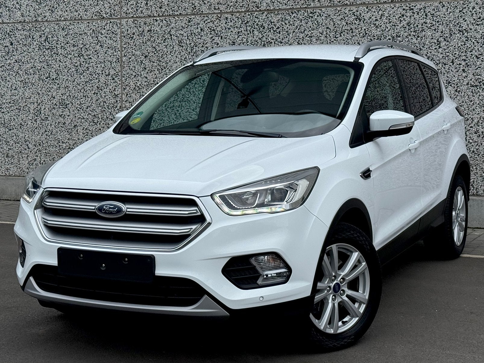 Ford Kuga 2.0 TDCi 04/2018 149997Km Euro6b FaceLift Carnet !, Autos, Ford, Achat, Entreprise, Noir, 5 portes