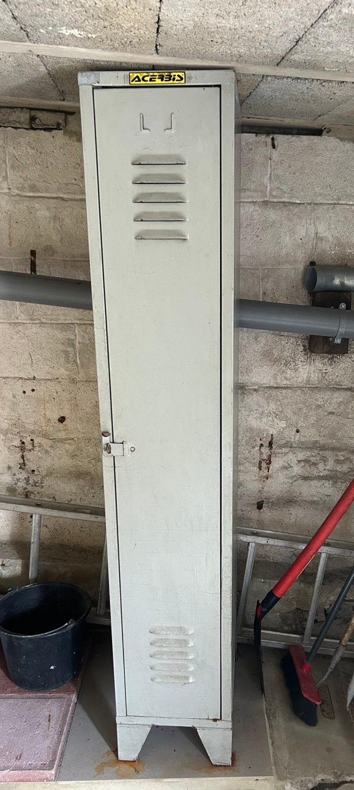 Armoire métallique, Maison & Meubles, Armoires | Casiers, Enlèvement, Utilisé