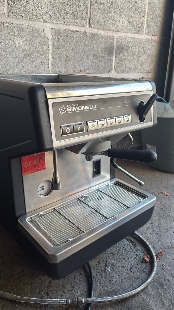 Nuova Simonelli Appia Machine à expresso  Professionnel, Enlèvement, Utilisé, Cafetière, Café moulu