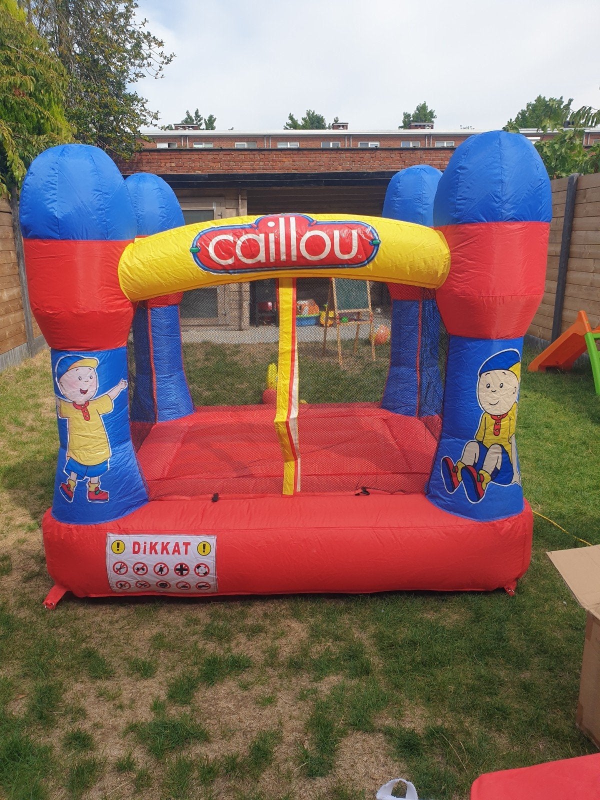 SPRINGKASTEEL 2M OP 2M, Enfants & Bébés, Jouets | Extérieur | Cabanes d'enfant, Enlèvement