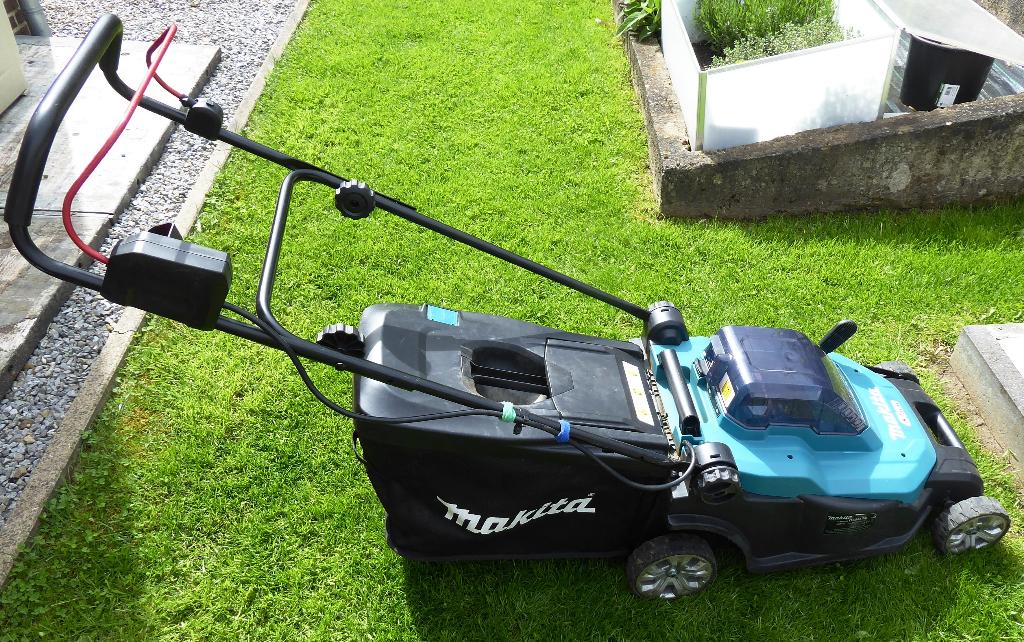 Tondeuse Makita, Ophalen, Gebruikt, Accu-grasmaaier, Balkmaaier