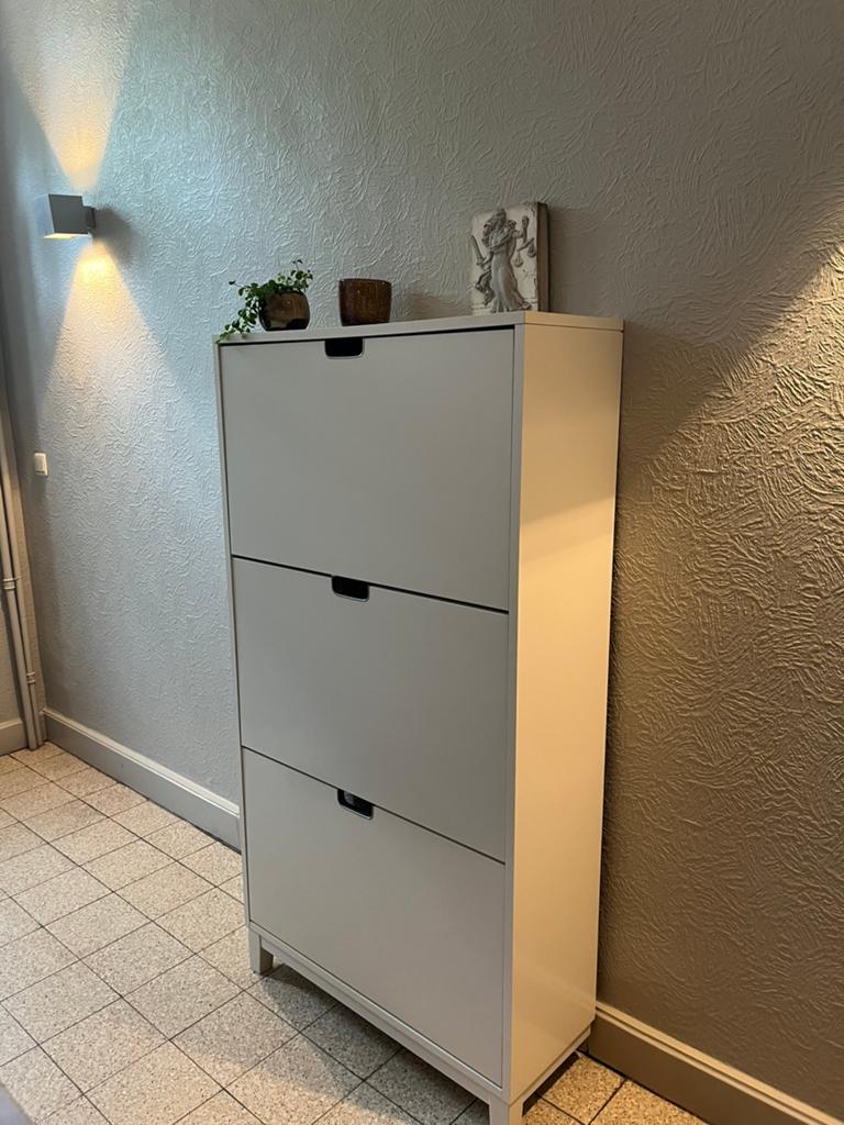 Armoire à chaussures 3 casiers, 25 à 50 cm, Scandinave (modele ikea), Comme neuf, Avec abattant(s)