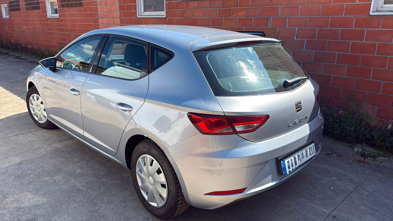 SEAT LEON VAN 2018 1.2 BENZINE MET MAAR 127,000KM, Auto's, Seat, Leon, Bedrijf, Te koop, Benzine