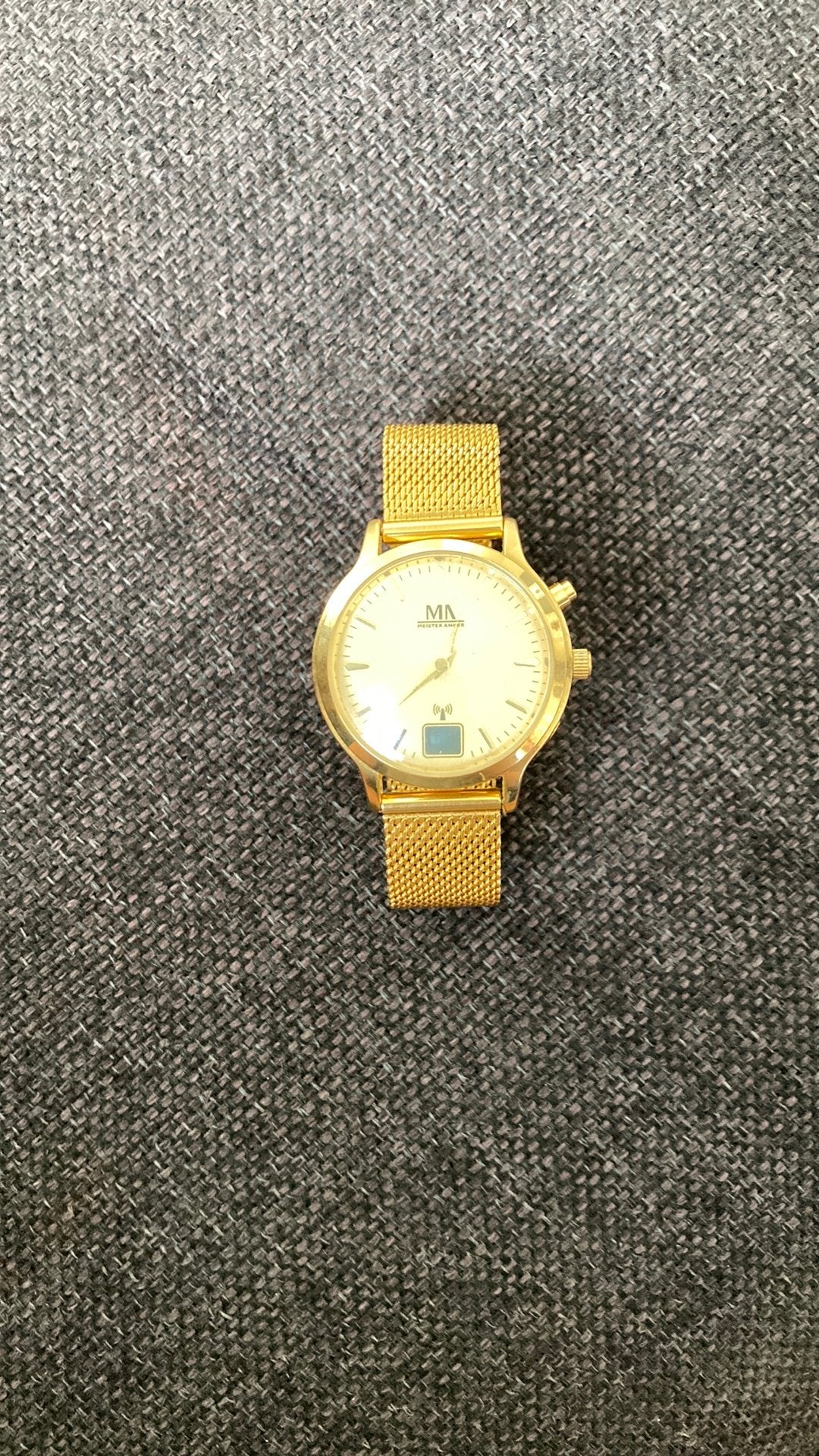 Elegant goudkleurig horloge – tijdloze klasse, Handtassen en Accessoires, Horloges | Dames, Ophalen, Zo goed als nieuw, Polshorloge