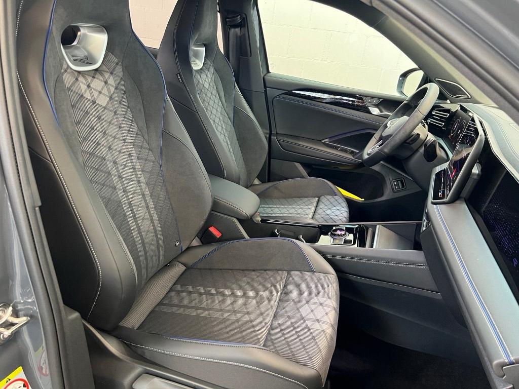 NEW TIGUAN PLUG IN 272PK R-LINE VOL/PANO/IQMATR/360/TREKH/20, Alcantara, Zwart, 5 zetels, 5 deurs