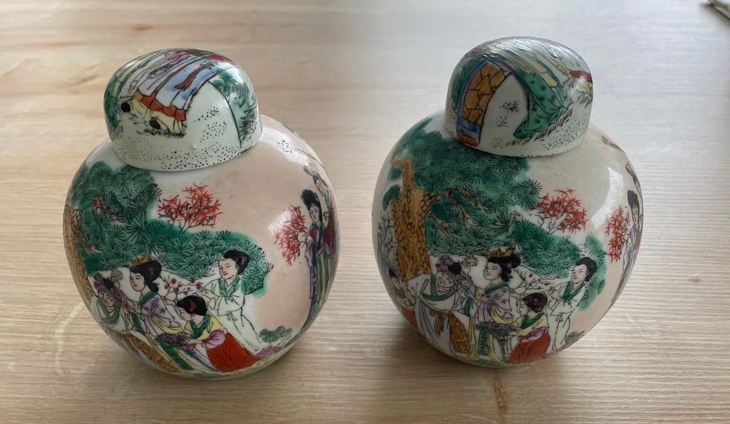 Duo Chinese gemberpotten gemerkt, Ophalen
