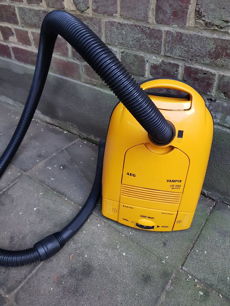 AEG Vampyr CE 220 stofzuiger, Ophalen, Geschikt voor huisdieren, Zo goed als nieuw, Sledestofzuiger