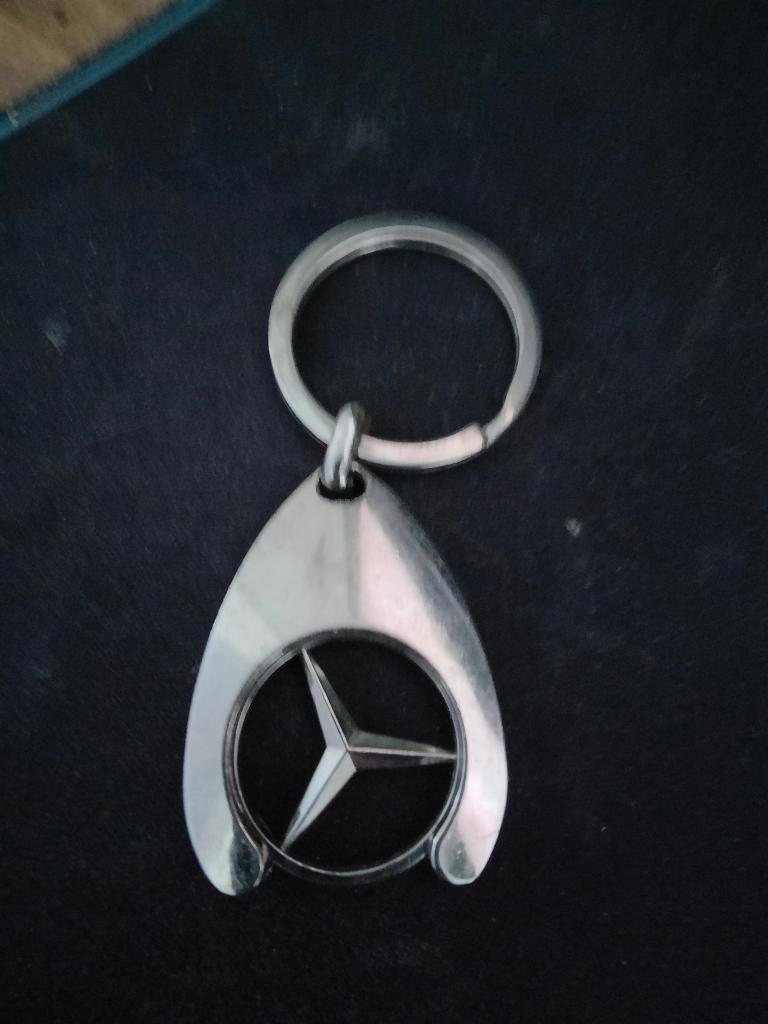 porte clés Mercedes avec jeton cadi, Verzamelen, Sleutelhangers, Ophalen of Verzenden