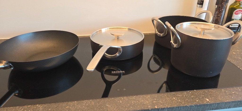 Alessi Pots&Pans Jasper Morrison – 3 pannen, inductie, Maison & Meubles, Enlèvement, Utilisé, Autres marques, Autres matériaux