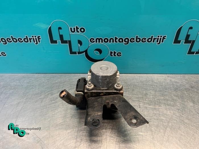 ABS Pomp van een Toyota Aygo (Aygo 05-), Gebruikt, -, -, Ophalen of Verzenden