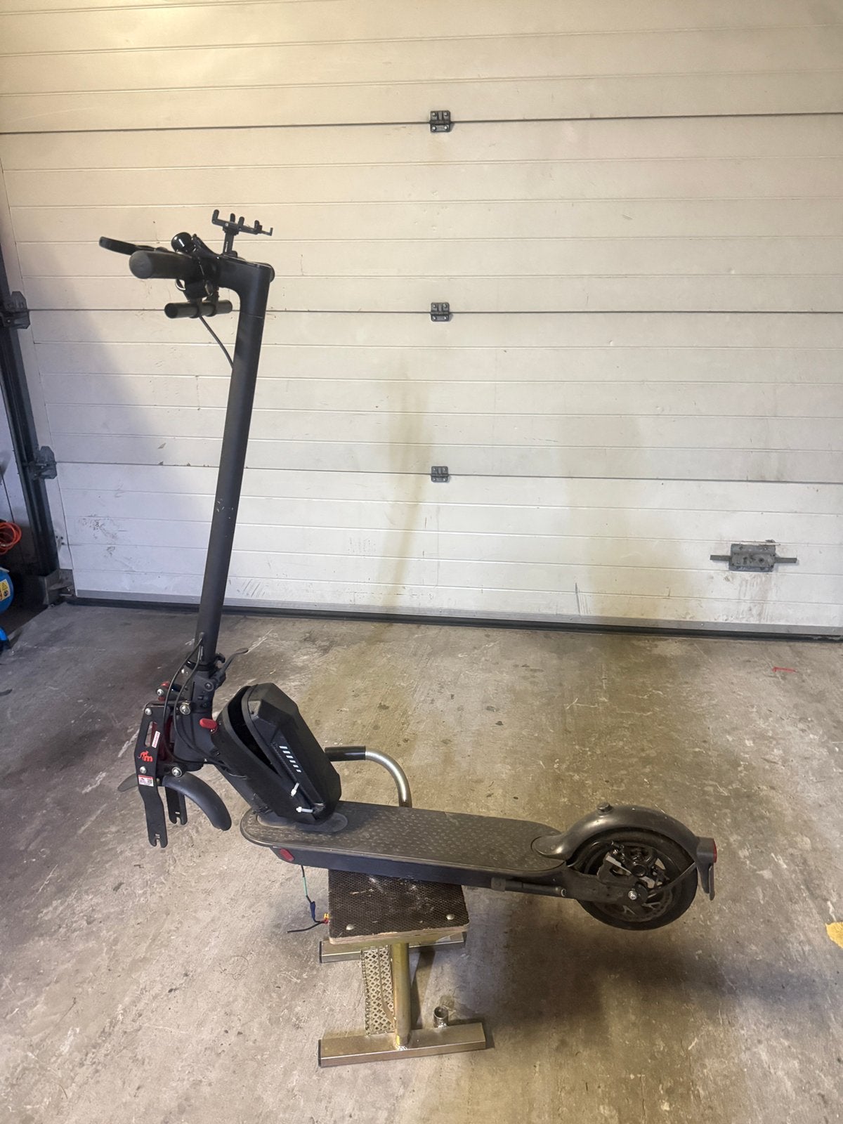 Xiaomi pro 2 pour pieces ou a reparer, Vélos & Vélomoteurs, Enlèvement, Utilisé, Step électrique (E-scooter)