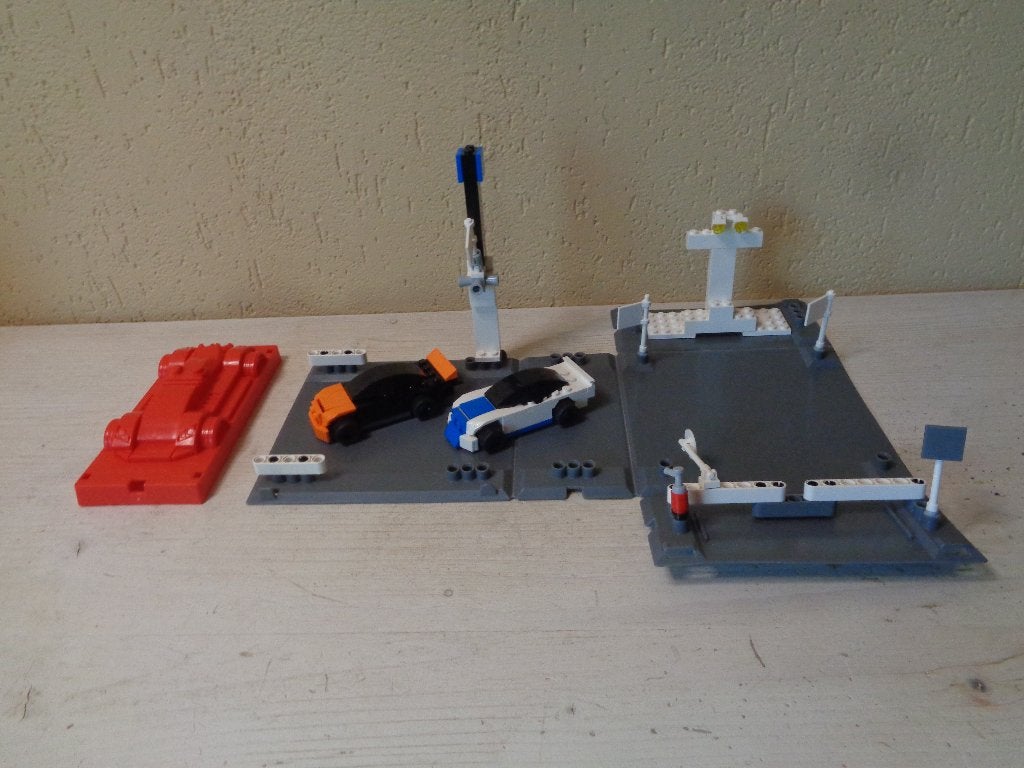 LEGO Racers Thunder Raceway - 8125, Gebruikt, Lego, Ophalen of Verzenden, Compleet