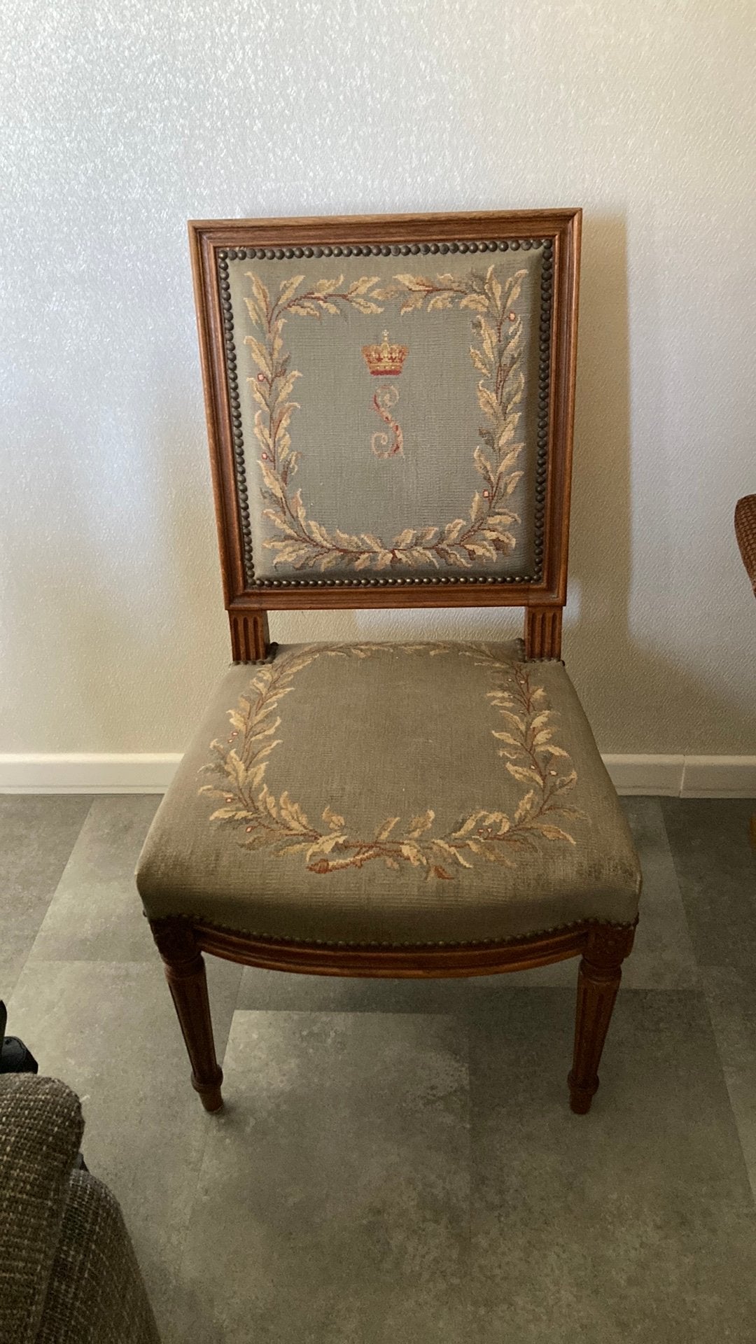 Oude stoel van de Senaat, Ophalen
