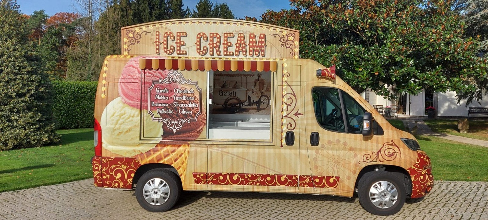 Très beau camion de glaces italien
