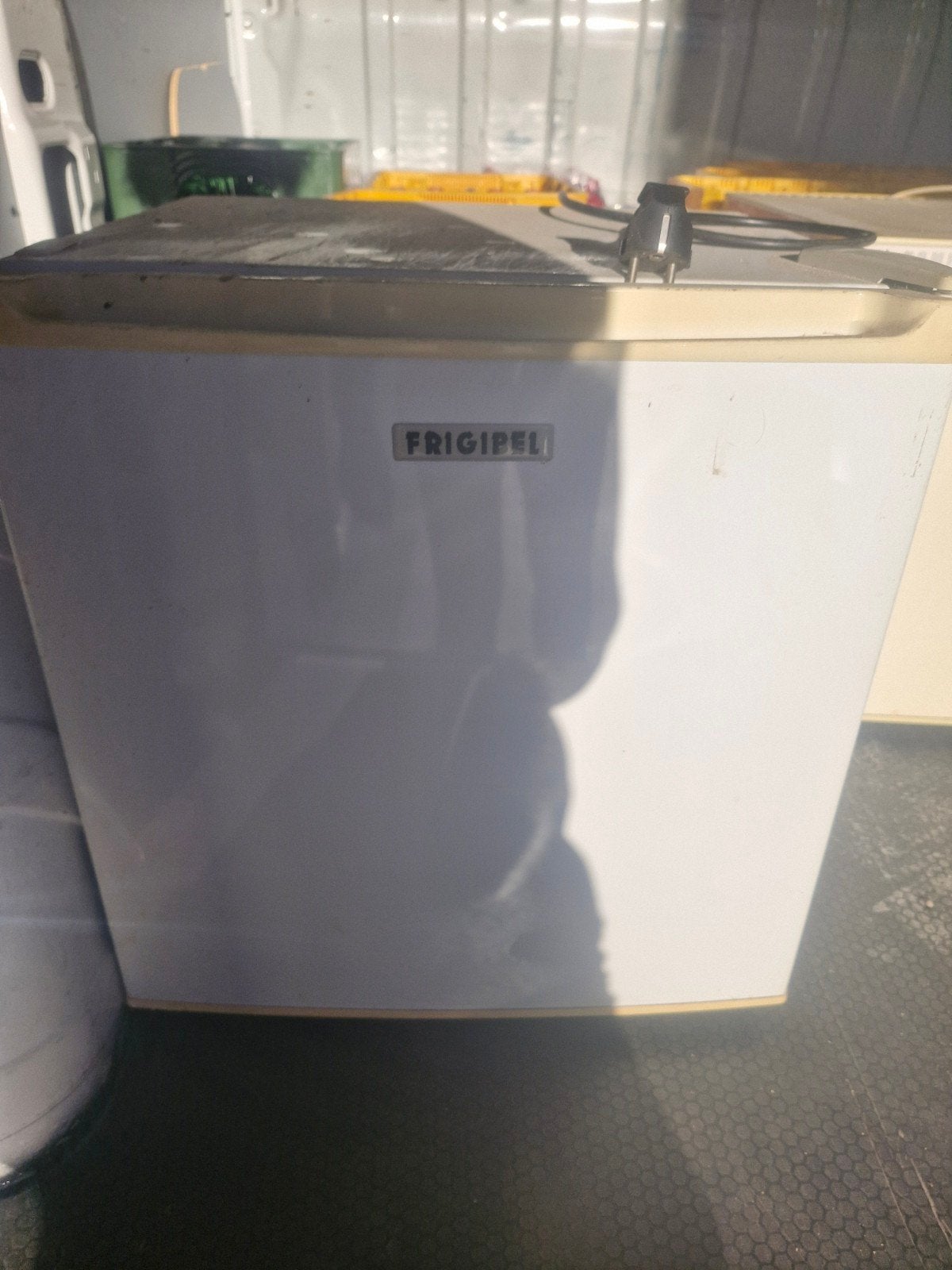 Petit frigo d'appoint, Enlèvement