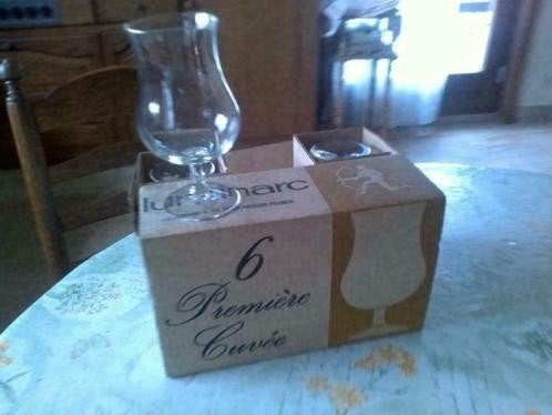 Wijnglazen luminarc première cuvée glazen.
11 stuks (16 cm h, Enlèvement, Comme neuf, Verre à bière