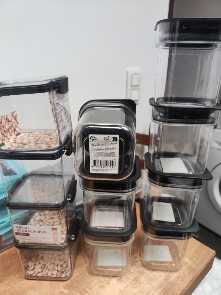 Lot de 12 boîtes neuves plastique, Enlèvement