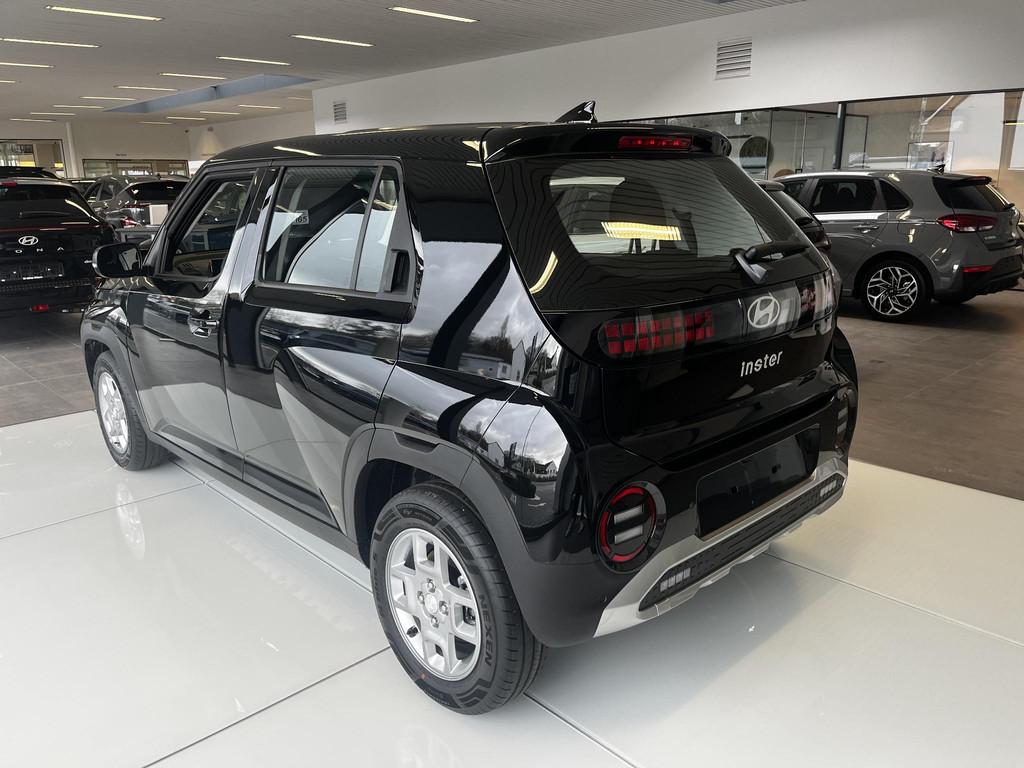 Hyundai Inster 49 kWh FWD Pixel, Auto's, Hyundai, Voorwielaandrijving, 4 zetels, Stof, Zwart