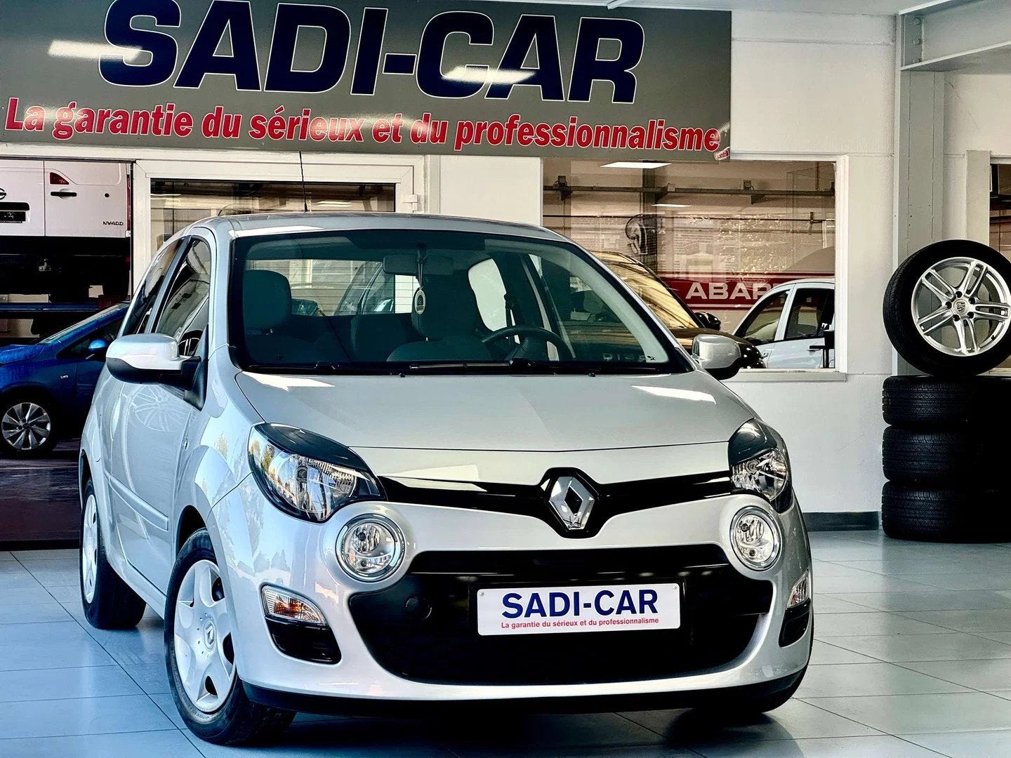 Renault Twingo 1.2i 75cv Exception - Boite Auto Quickshift, Autos, 1370 kg, Entreprise, USB, Noir