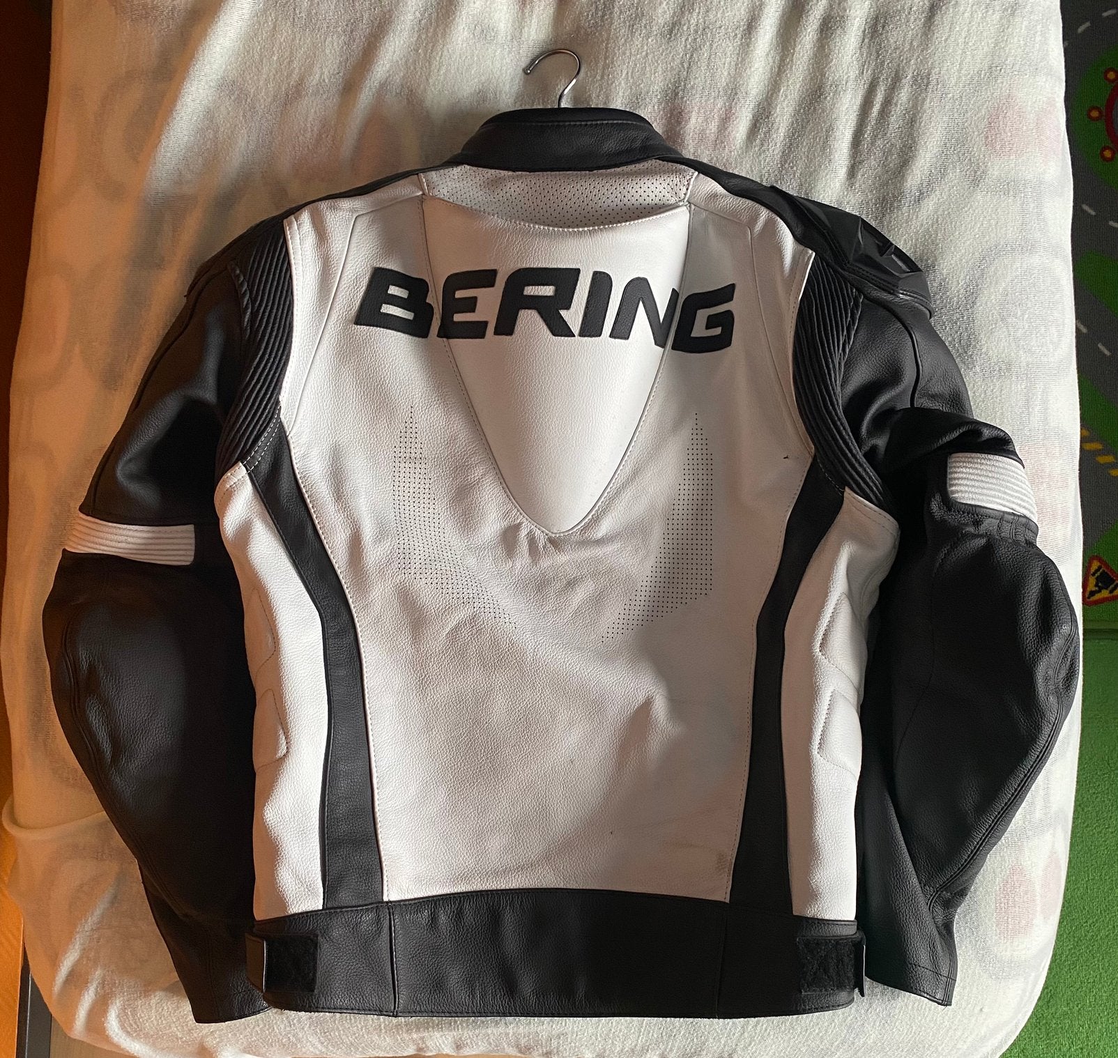 Motorjas Bering, leder, zwart/wit, aerodynamische rugbult, Ophalen, Nieuw zonder kaartje, Heren, Jas | leer