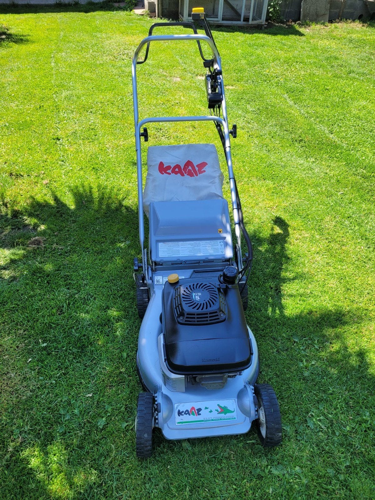 Professionele grasmaaier Honda Kaaz Kawasaki-motor, Tuin en Terras, Grasmaaiers, Opvangbak