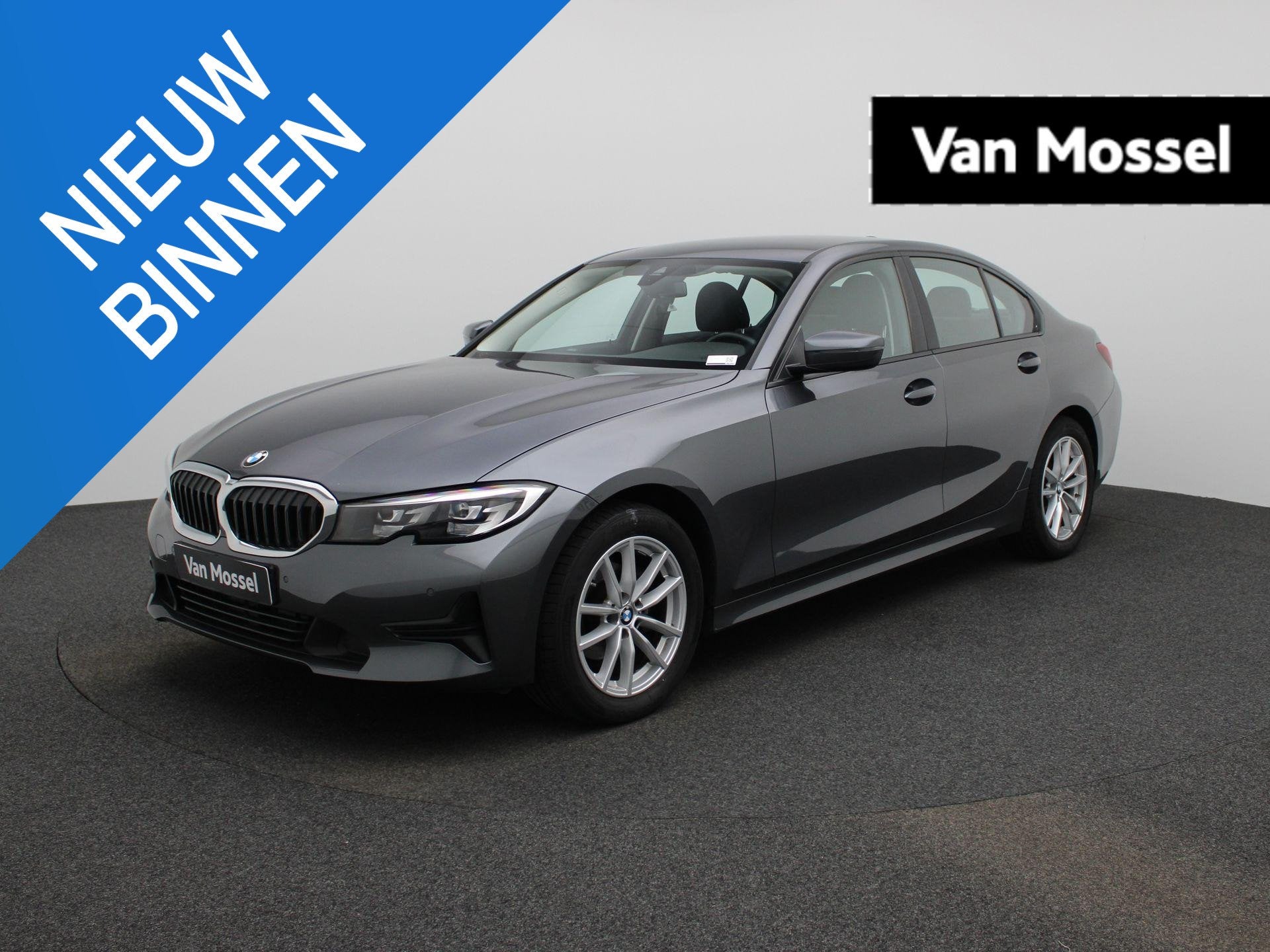 BMW 3 Serie Berline 318i (115 kW), 144 g/km, Argent ou Gris, 4 portes, Boîte manuelle