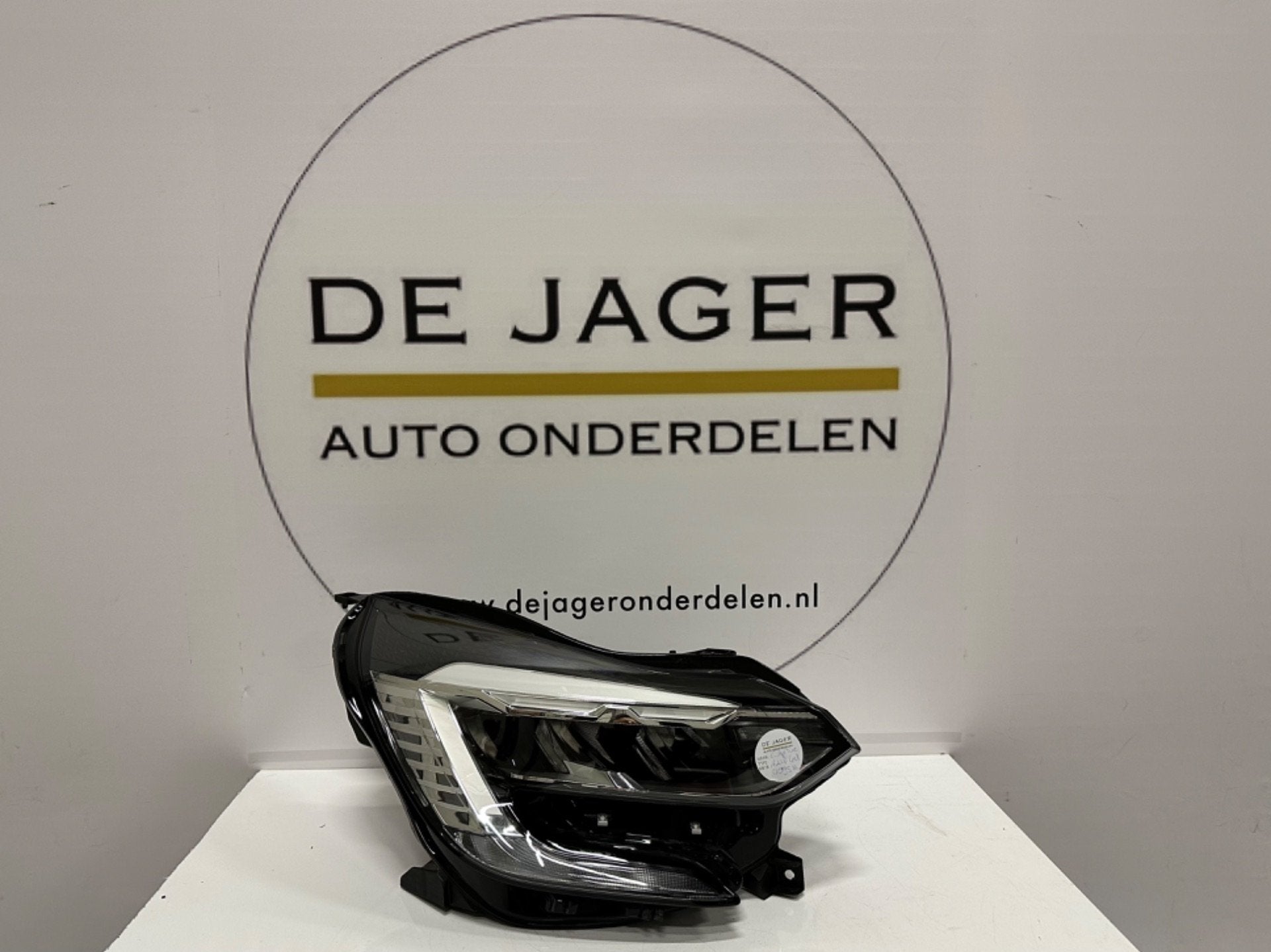 PHARE RENAULT CAPTUR II LED PURE VISION 260104095R DROIT, Renault Group, Contact.group@renault.com, Renault, Utilisé