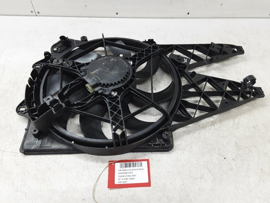 RADIATEURVENTILATOR Fiat Doblo Cargo (263) (00521017600), FCA Germany GmbH, Gebruikt, IPC D1-09 Bahnhofsplatz
65423  Rüsselsheim am Main, DE