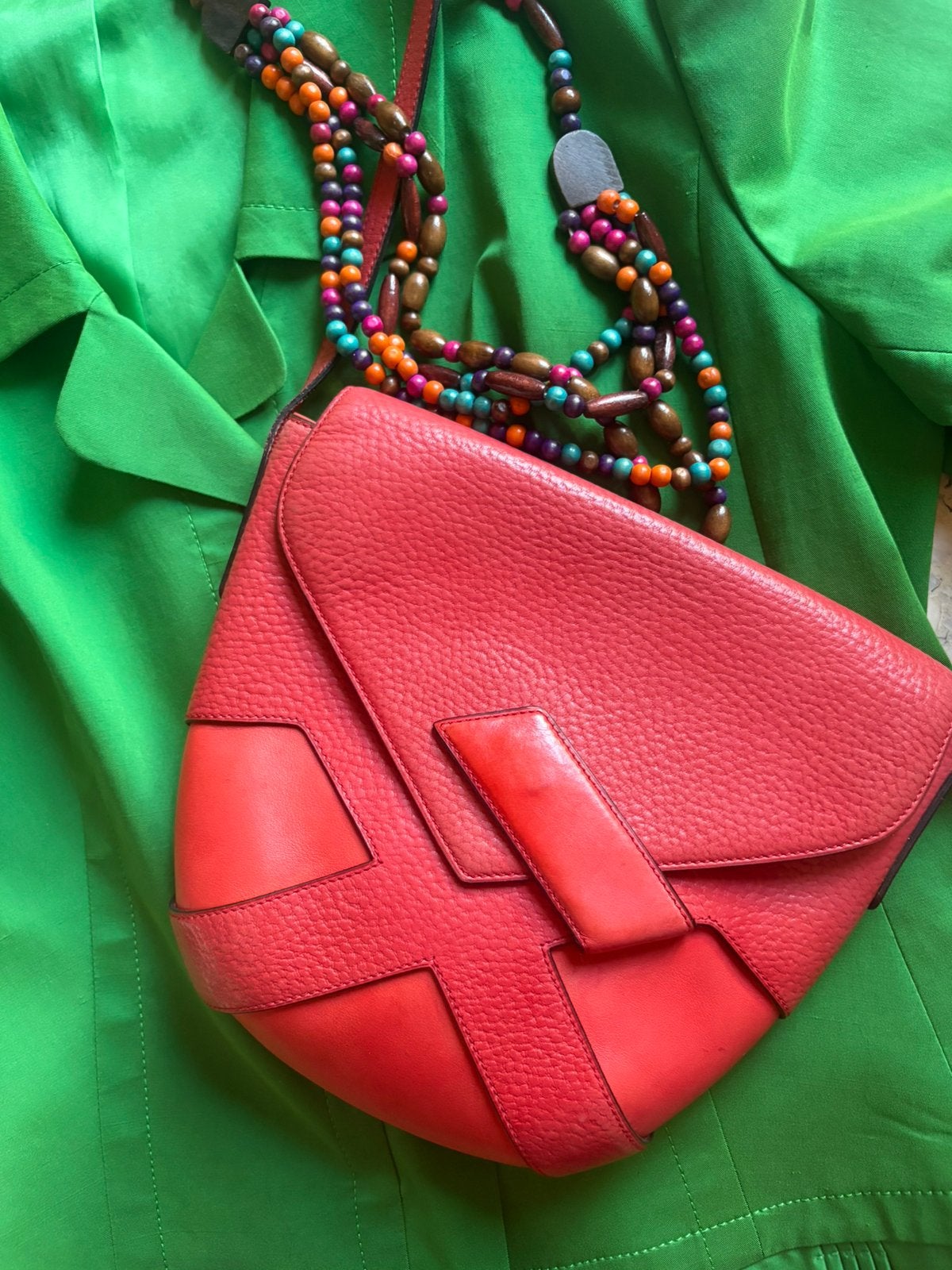 DELVAUX, Enlèvement ou Envoi, Comme neuf, Rouge
