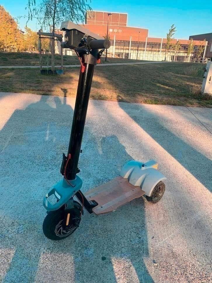 Driewielige elektrische scooter/step, Enlèvement, Comme neuf