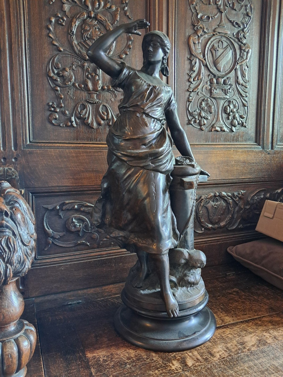 Prachtige original Bronzen  Damme Auguste. Moreau, Enlèvement ou Envoi, Bronze